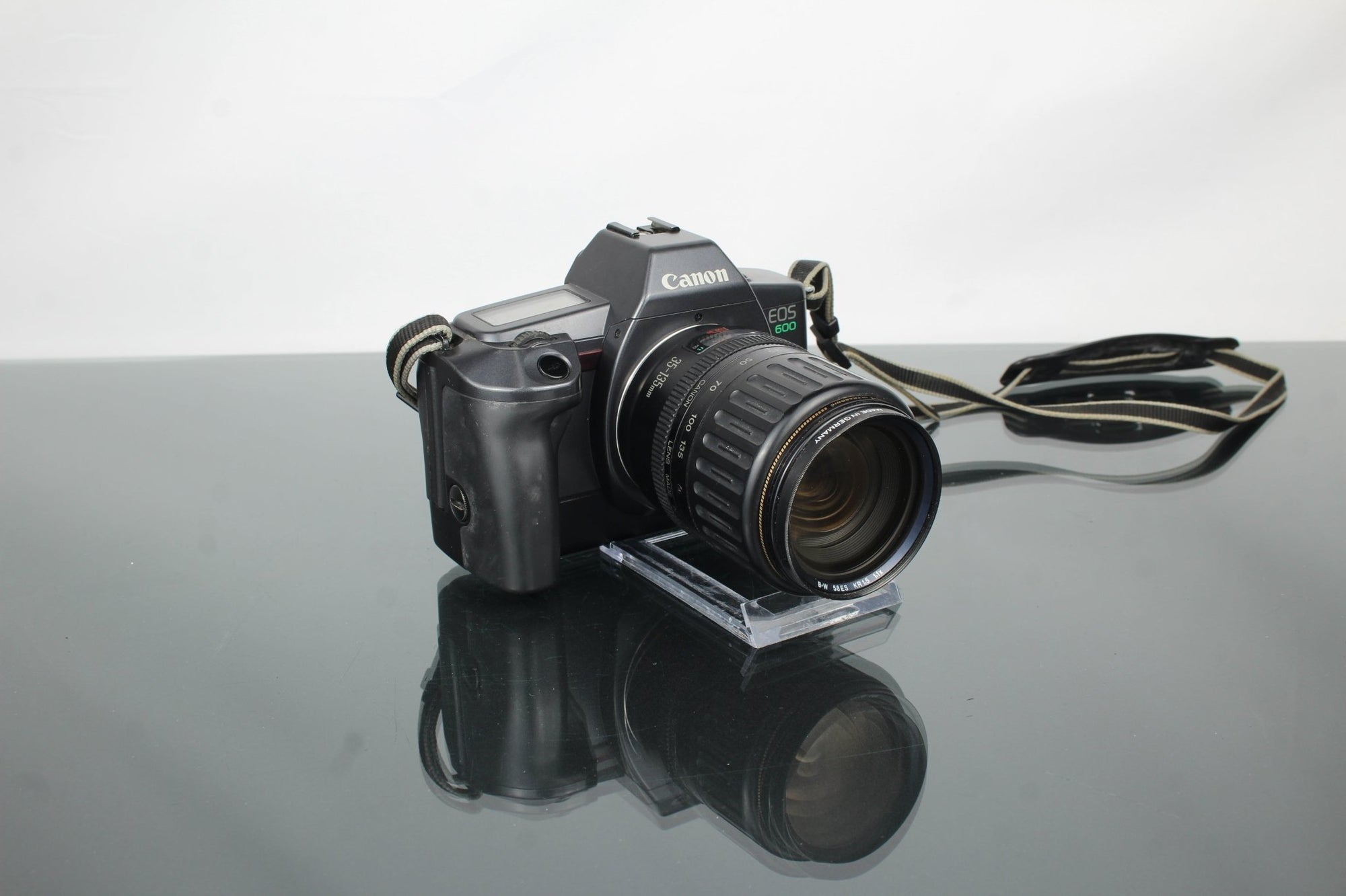 Canon EOS 600 + 35 - 135mm 1:4 - 5.6 Canon EF lens - Dutch|Thrift