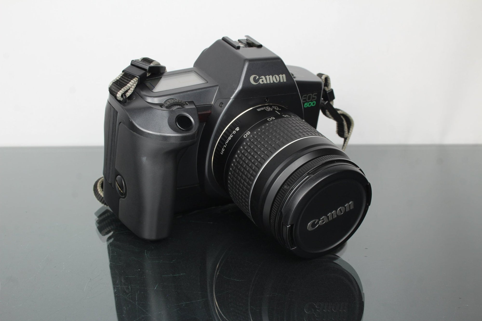 Canon EOS 600 + Canon EF 28 - 80mm 3.5 - 5.6 II lens (EF mount) - Dutch|Thrift