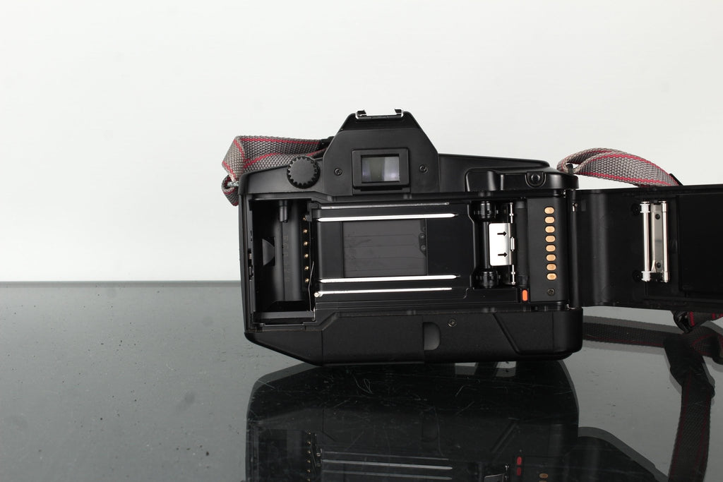 Canon EOS 650 + Canon EF 28 - 90mm 1:4 - 5.6 - Dutch|Thrift