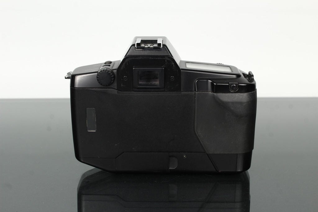 Canon EOS 650 + EF 35 - 80mm f/4 - 5.6 II - Dutch|Thrift