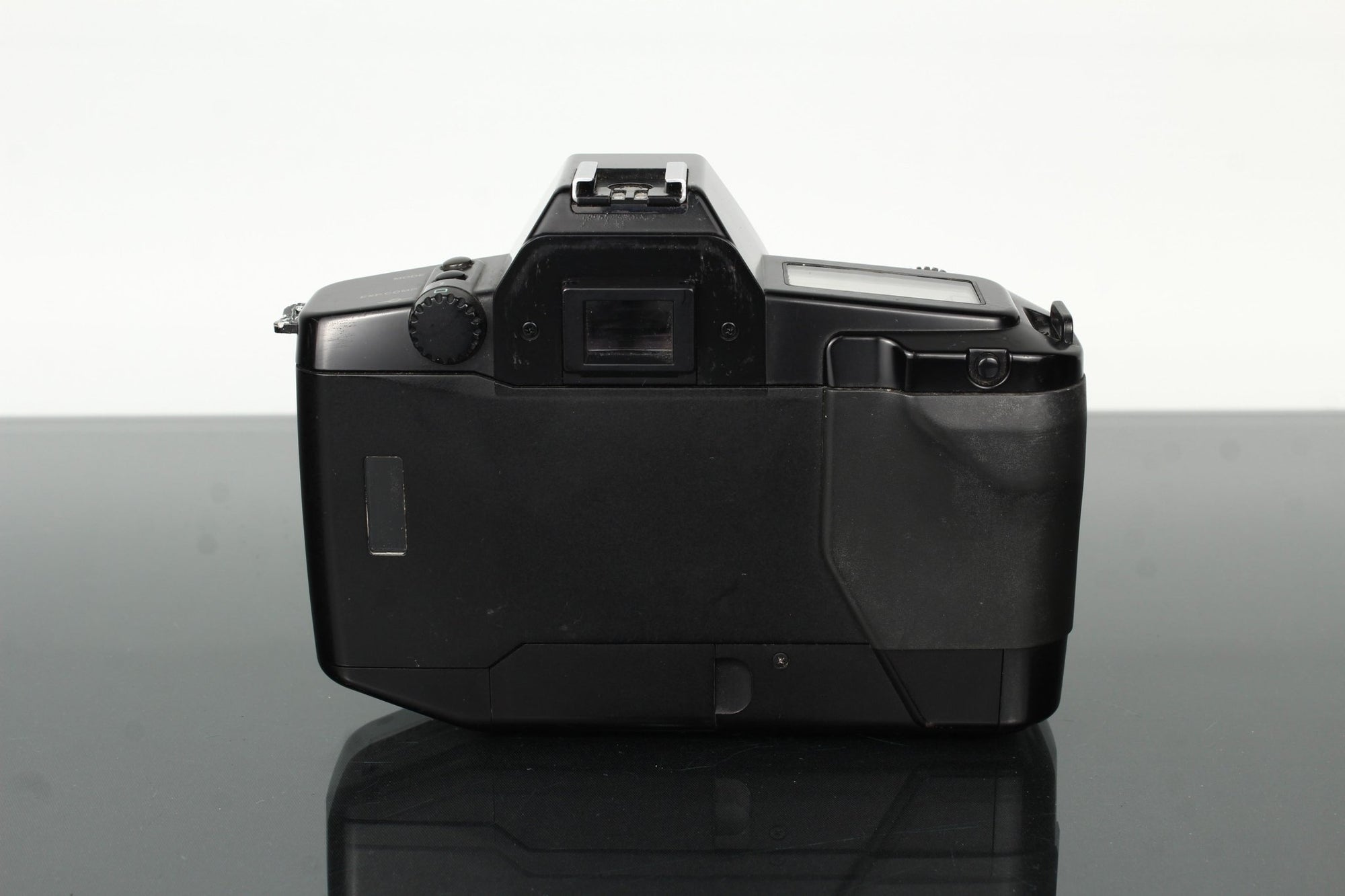 Canon EOS 650 + EF 35 - 80mm f/4 - 5.6 II - Dutch|Thrift