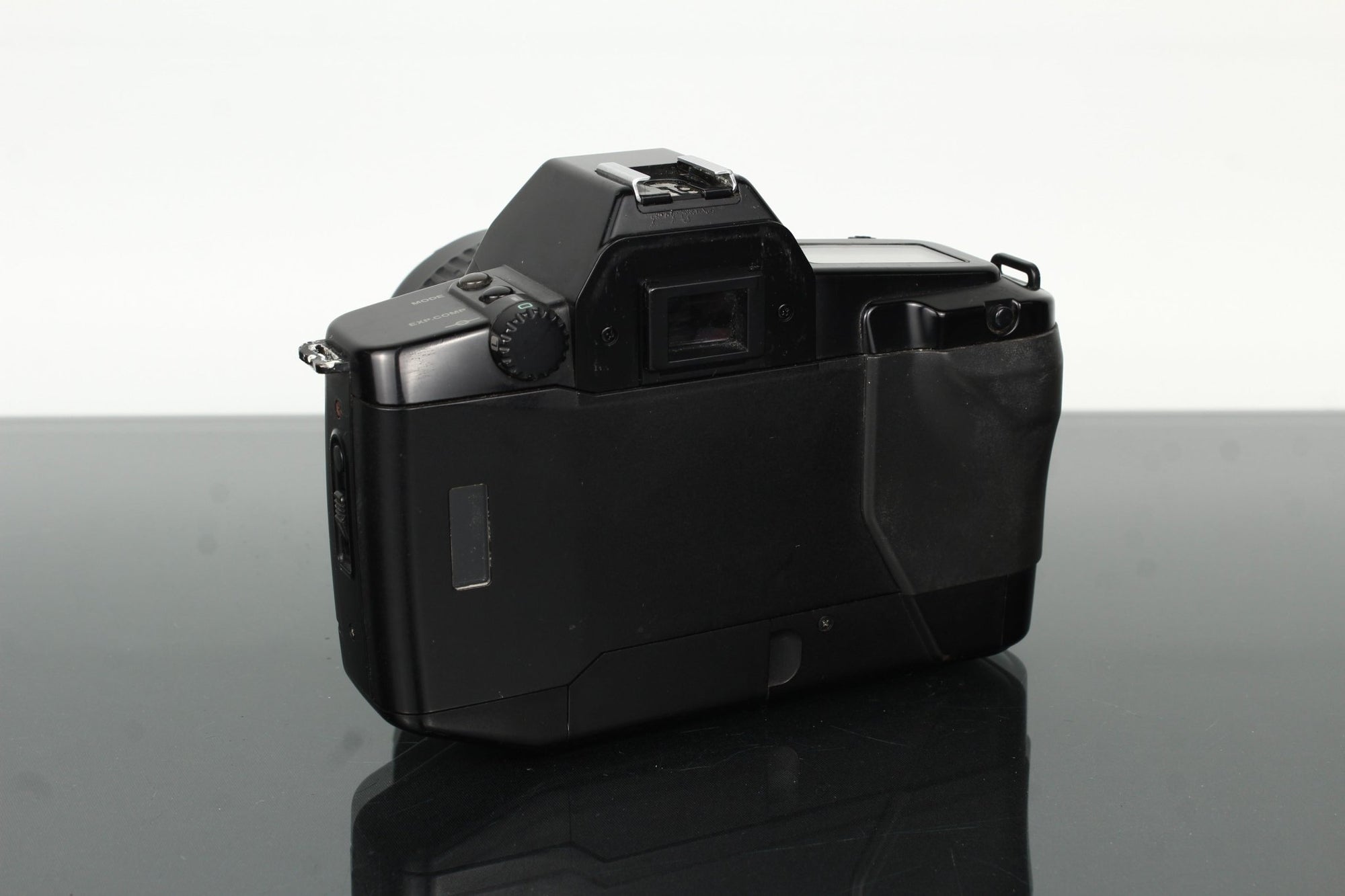Canon EOS 650 + EF 35 - 80mm f/4 - 5.6 II - Dutch|Thrift
