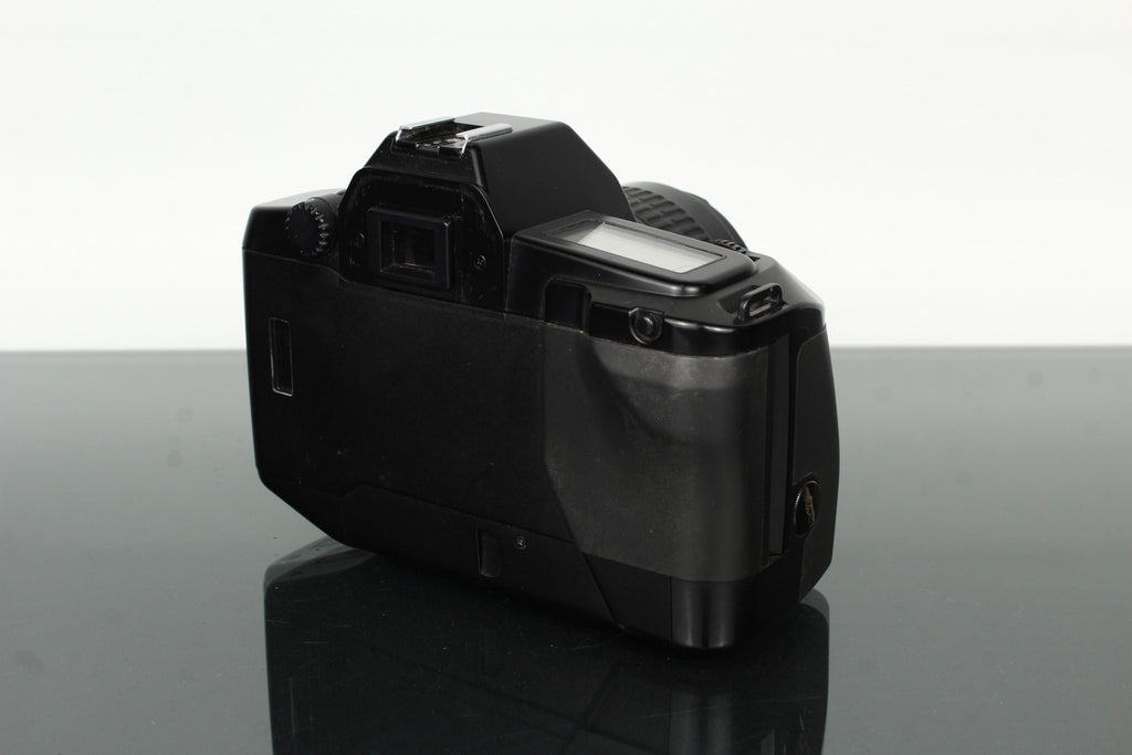 Canon EOS 650 + EF 35 - 80mm f/4 - 5.6 II - Dutch|Thrift