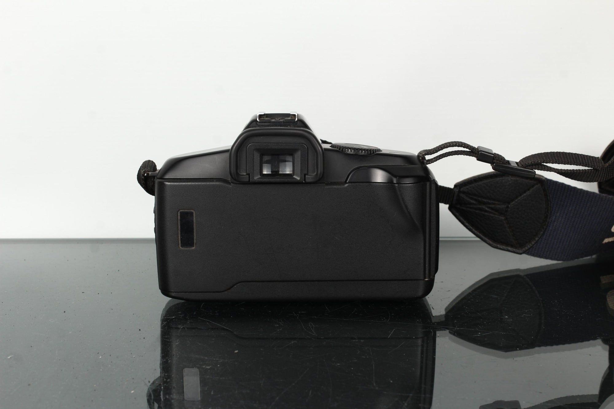 Canon EOS 850 + Canon Zoom Lens EF 28 - 105mm 1:4 - 5.6 - Dutch|Thrift