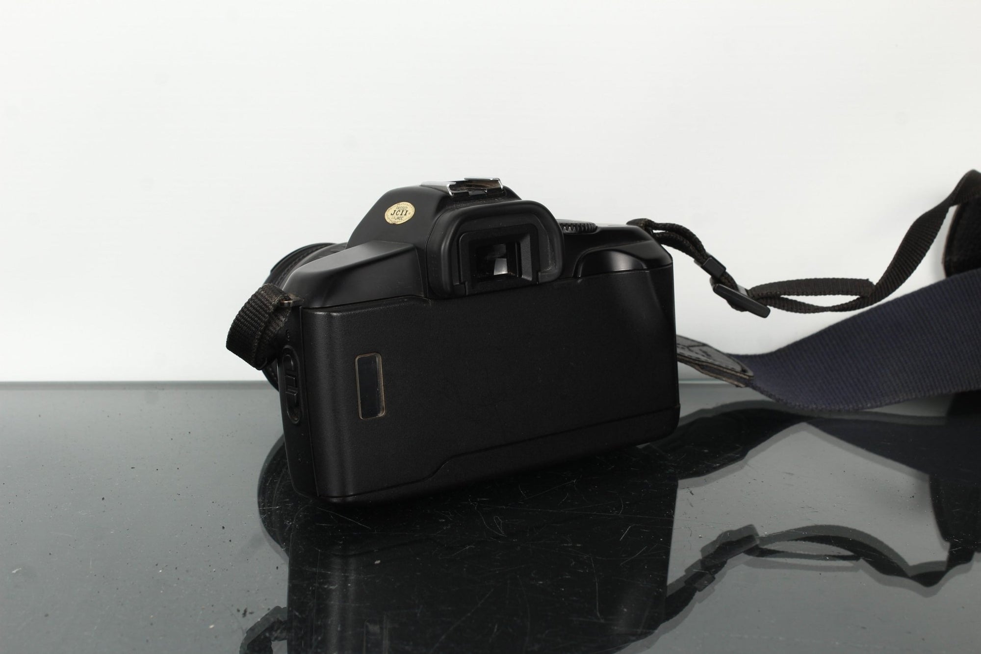 Canon EOS 850 + Canon Zoom Lens EF 28 - 105mm 1:4 - 5.6 - Dutch|Thrift