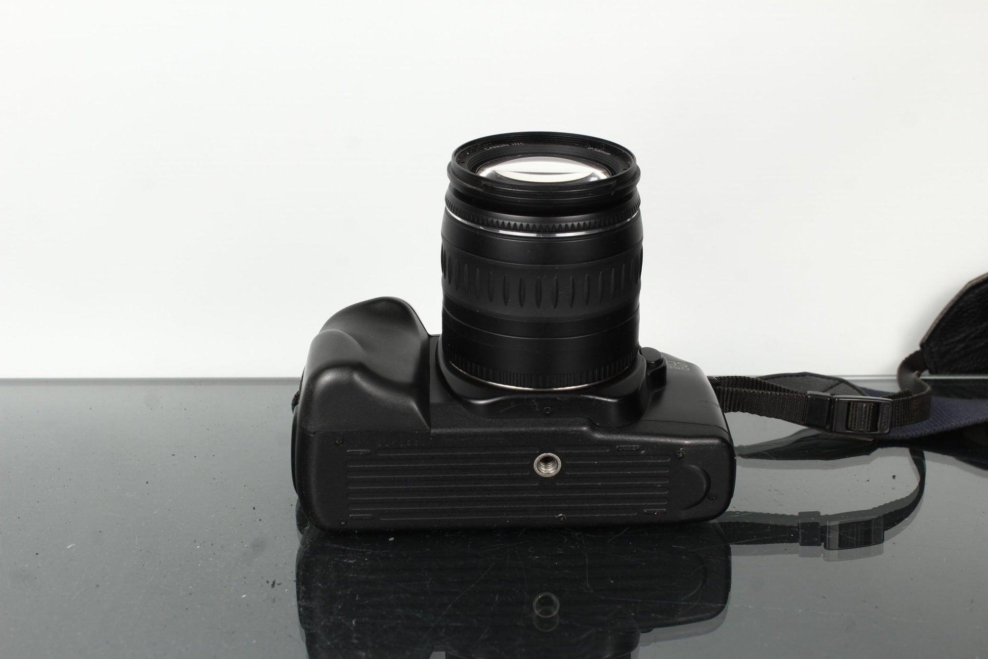 Canon EOS 850 + Canon Zoom Lens EF 28 - 105mm 1:4 - 5.6 - Dutch|Thrift