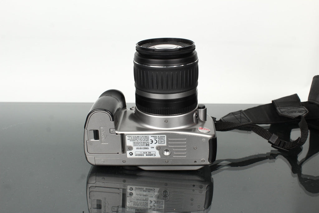 Canon EOS + Canon EF - S 18 - 55mm f/3.5 - 5.6 II - Dutch|Thrift