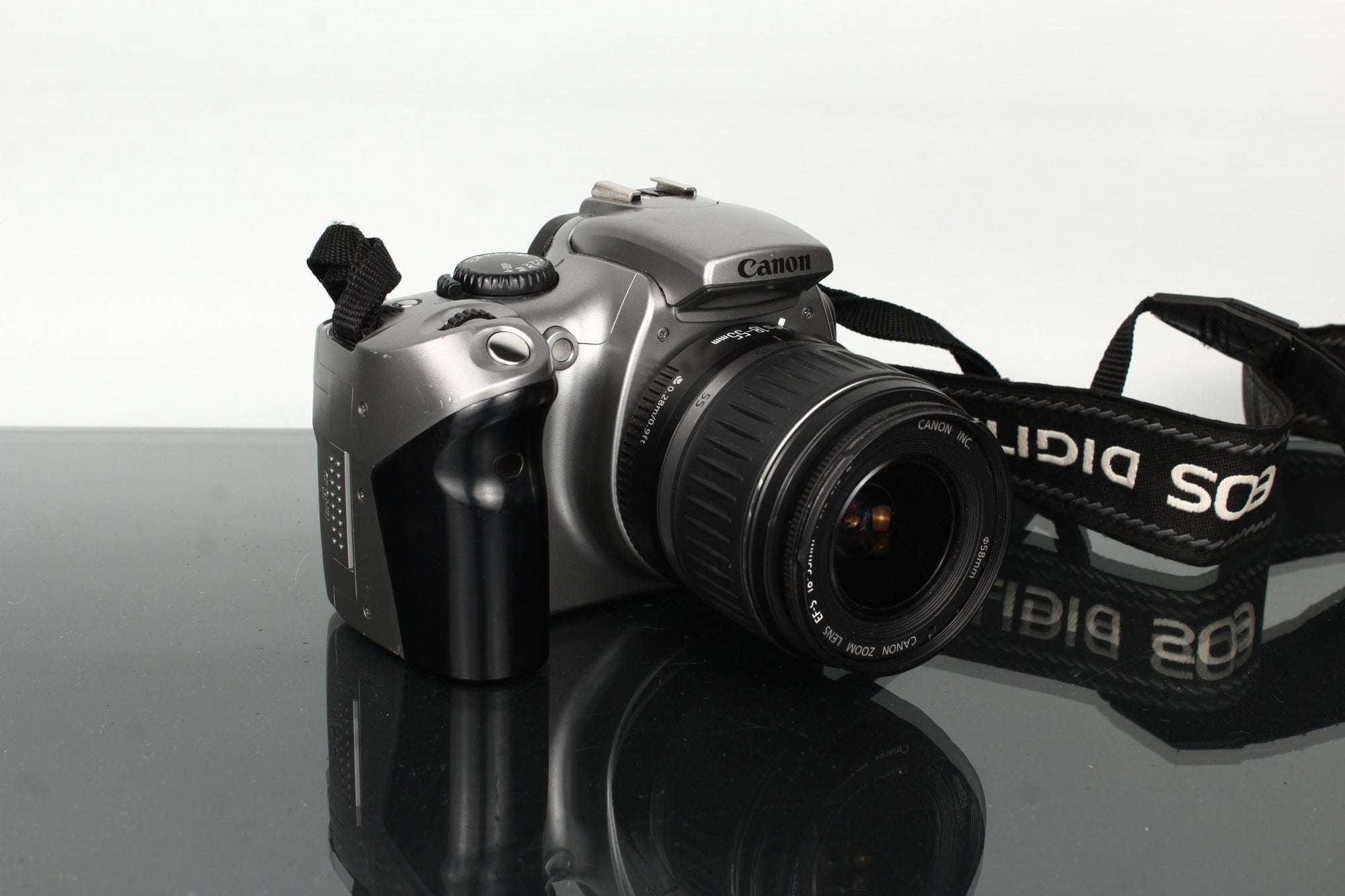 Canon EOS + Canon EF - S 18 - 55mm f/3.5 - 5.6 II - Dutch|Thrift