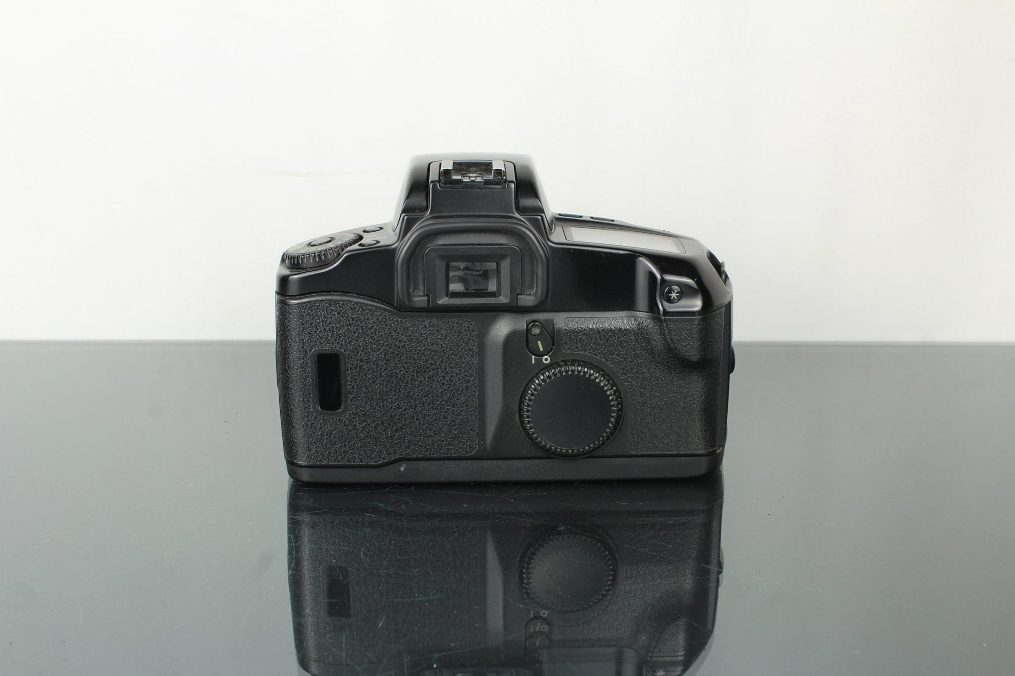 Canon EOS Elan + Canon Zoom EF 35 - 80mm 1:4 - 5.6 lens - Dutch|Thrift