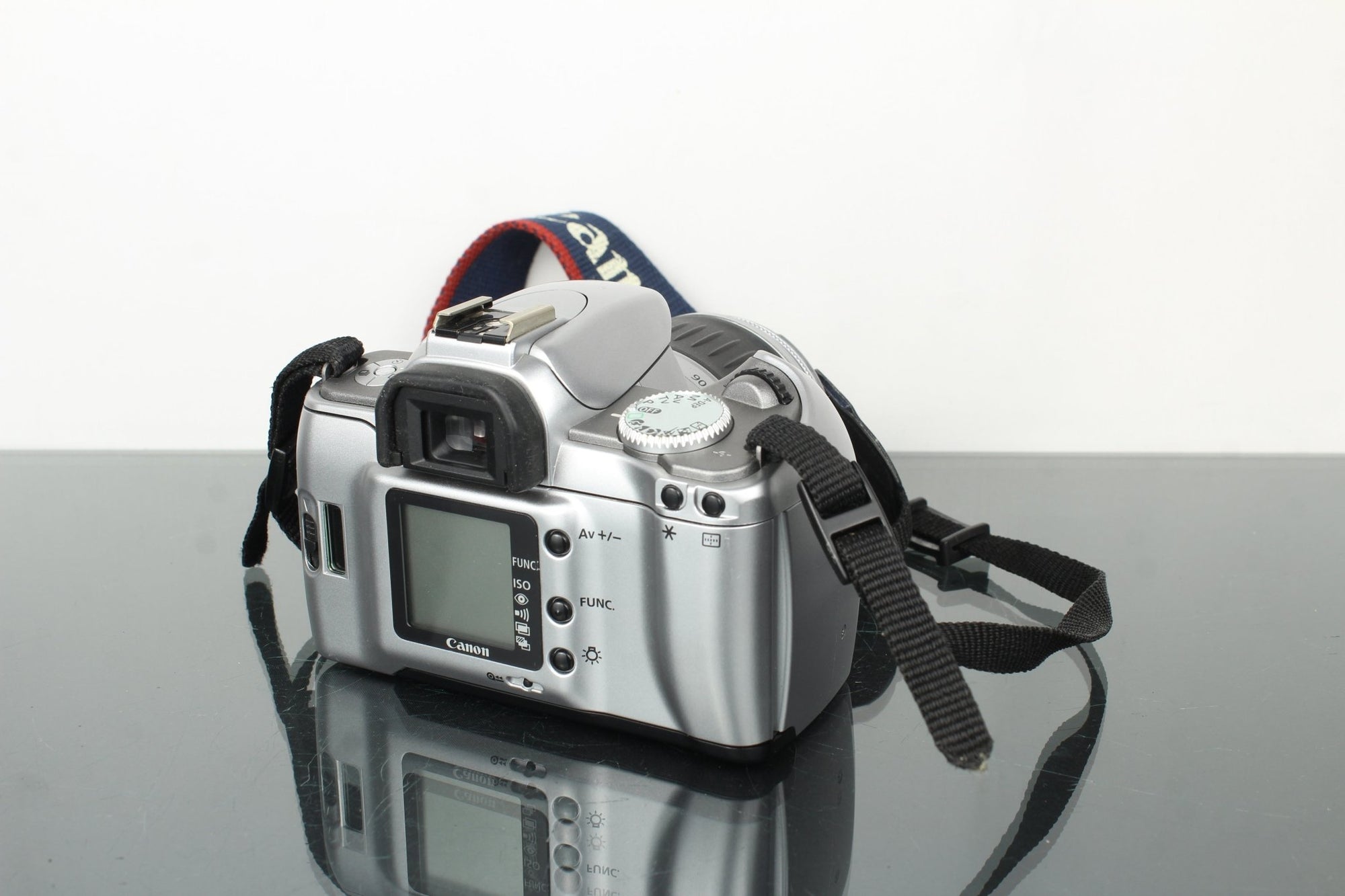 Canon EOS Rebel TI + Canon EF 28 - 90mm 1:4 - 5.6 lens - Dutch|Thrift