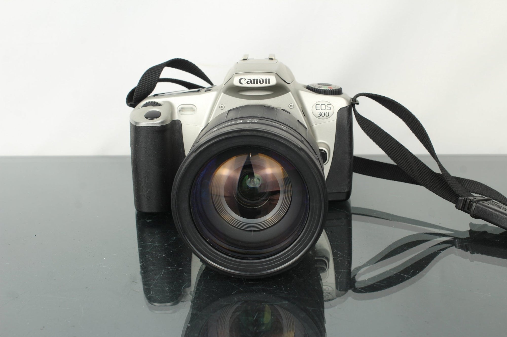 Canon EOS300 + Tamron AF Aspherical LD 28 - 200mm 1:3.8 - 5.6 (Canon EF mount) - Dutch|Thrift