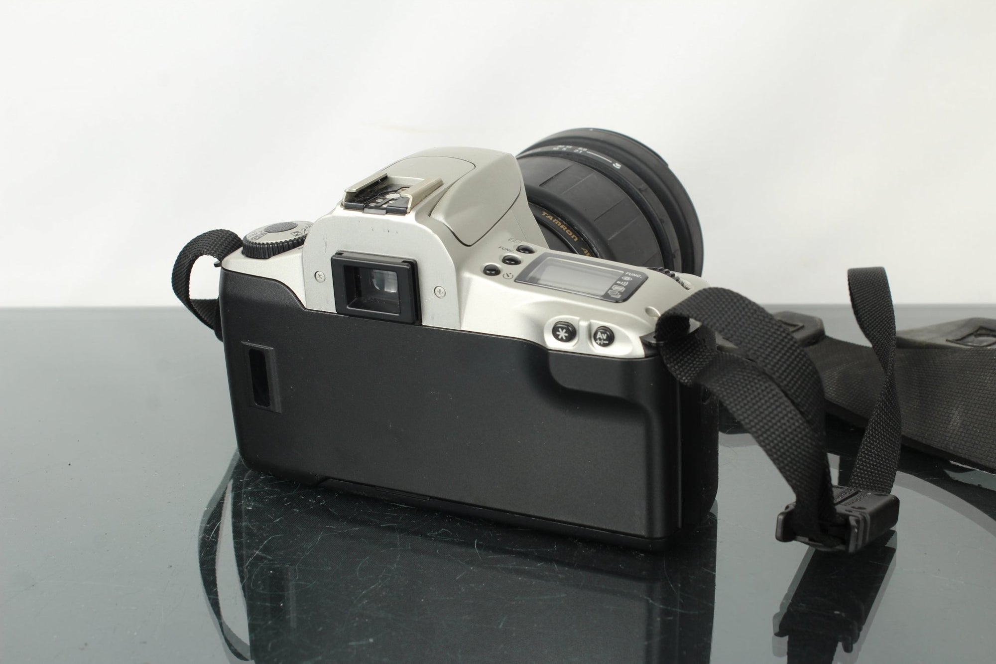 Canon EOS300 + Tamron AF Aspherical LD 28 - 200mm 1:3.8 - 5.6 (Canon EF mount) - Dutch|Thrift