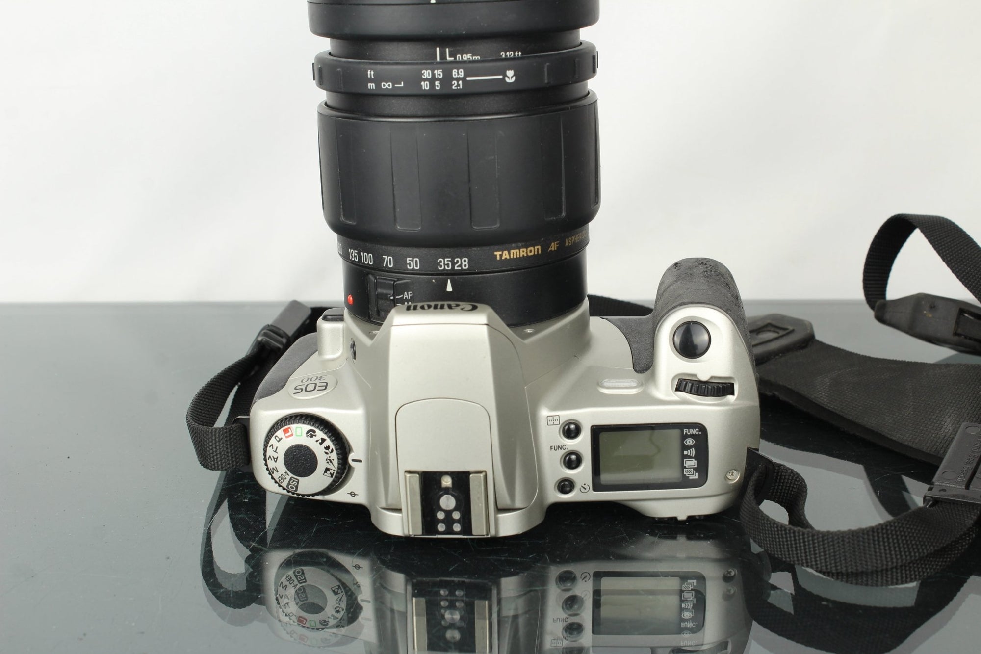 Canon EOS300 + Tamron AF Aspherical LD 28 - 200mm 1:3.8 - 5.6 (Canon EF mount) - Dutch|Thrift