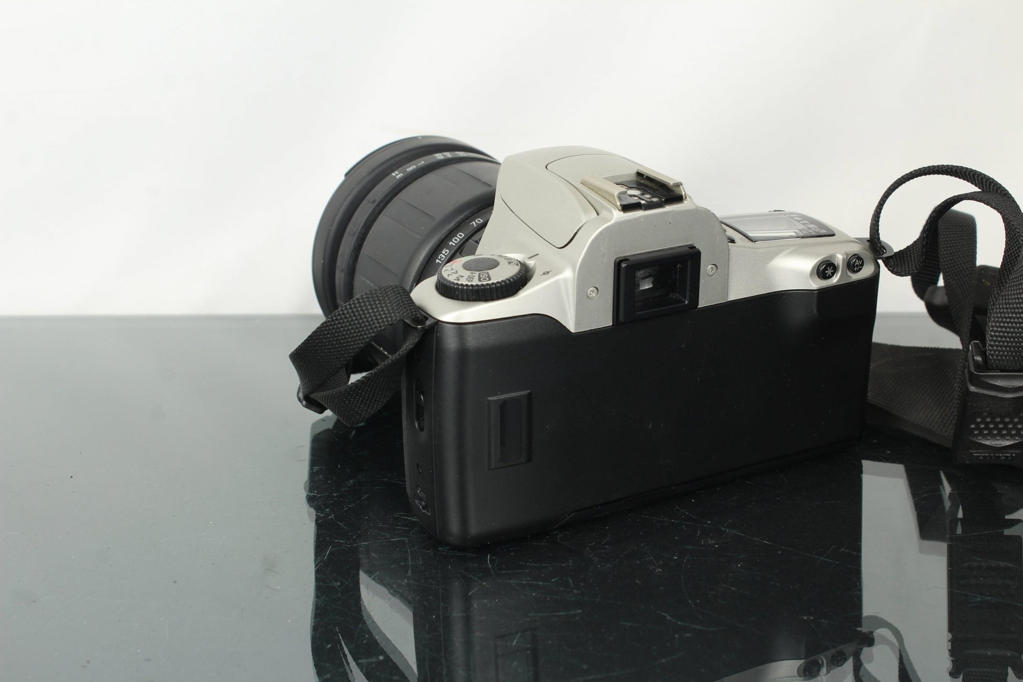 Canon EOS300 + Tamron AF Aspherical LD 28 - 200mm 1:3.8 - 5.6 (Canon EF mount) - Dutch|Thrift