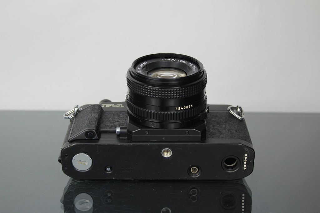Canon F - 1 + 50mm 1.8 FD lens - Dutch|Thrift