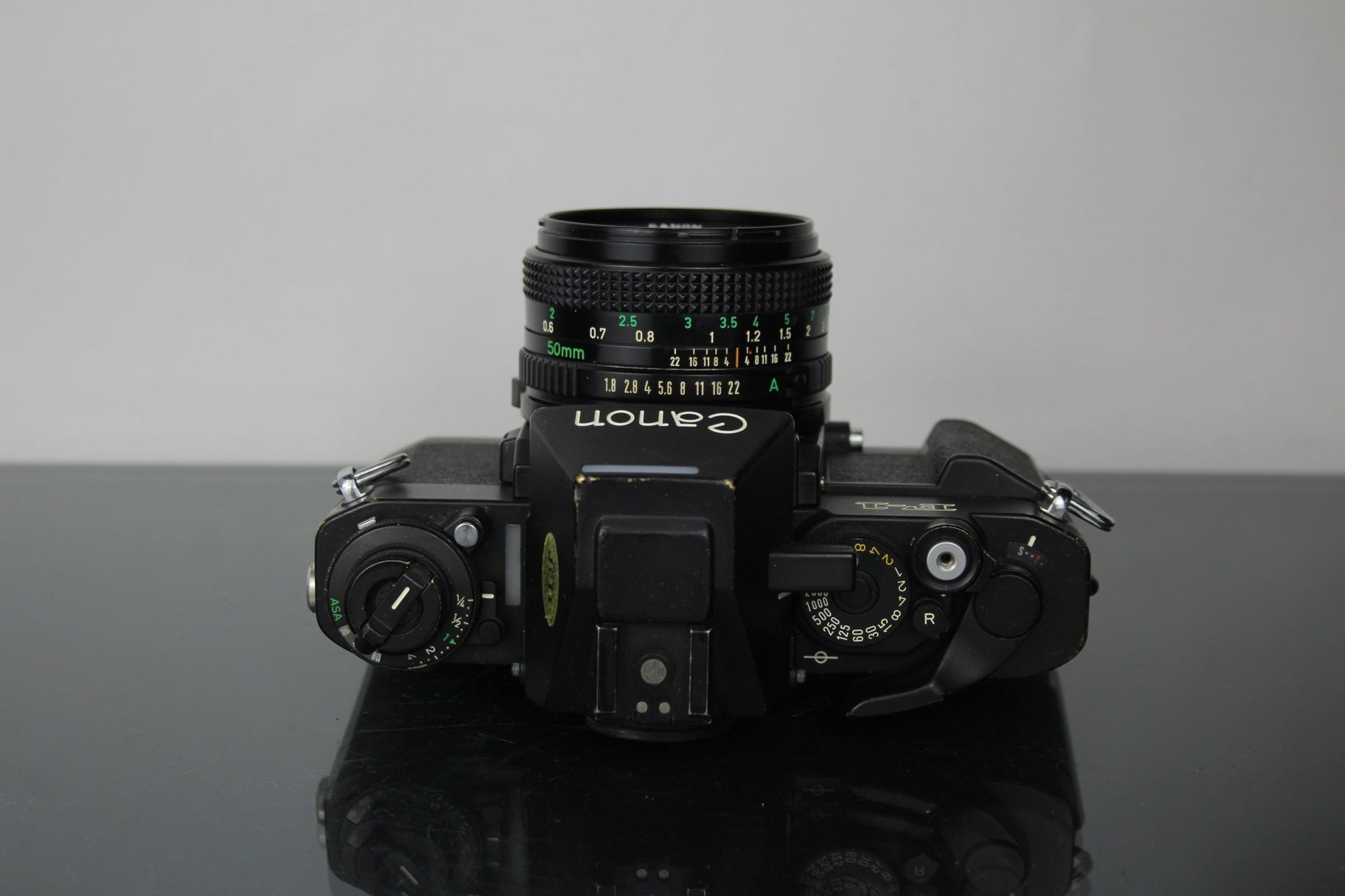 Canon F - 1 + 50mm 1.8 FD lens - Dutch|Thrift