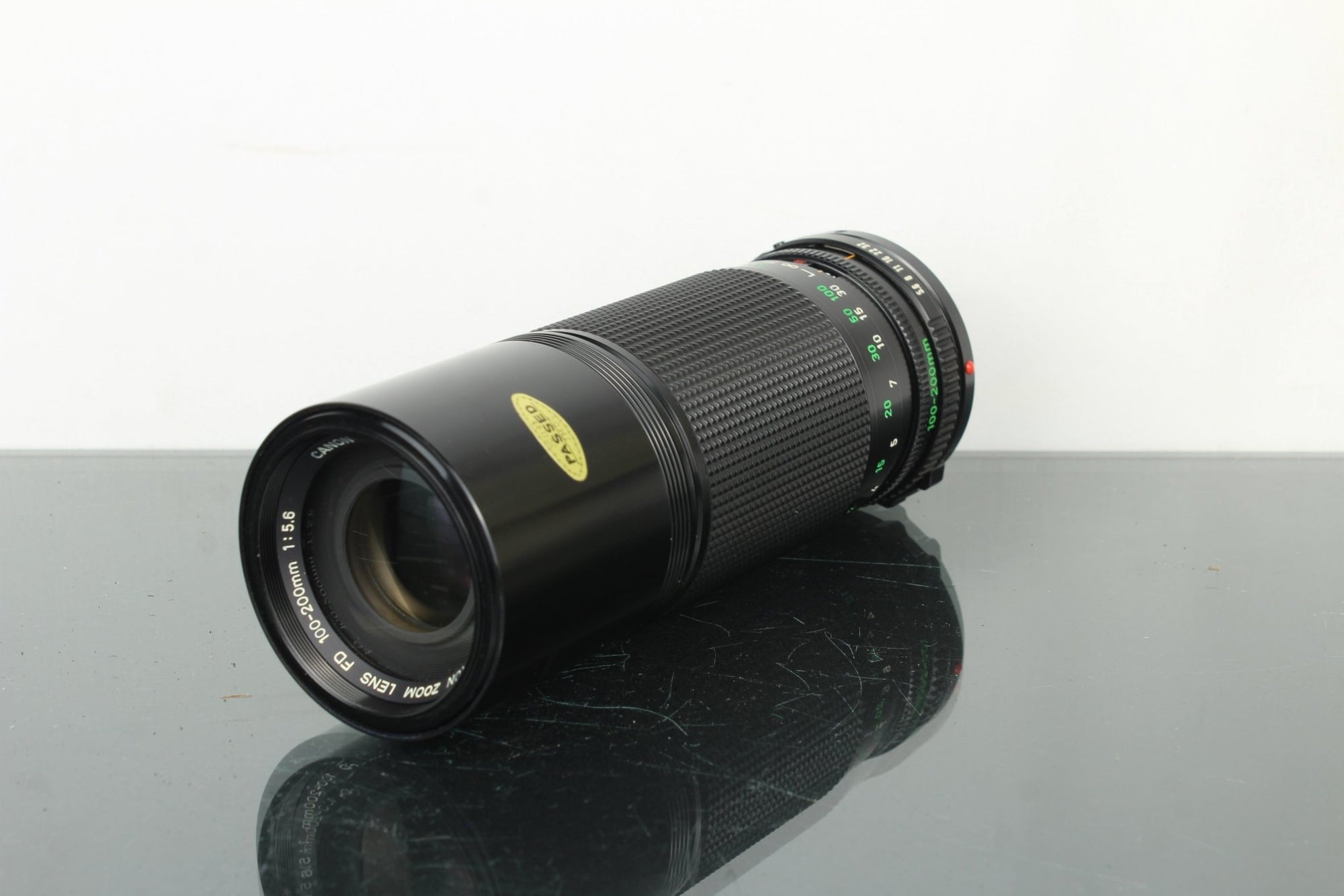 Canon FD 100 - 200mm 1:5.6 FD Mount - Dutch|Thrift