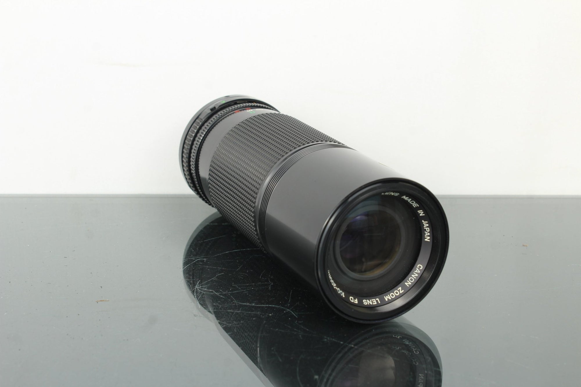 Canon FD 100 - 200mm 1:5.6 FD Mount - Dutch|Thrift