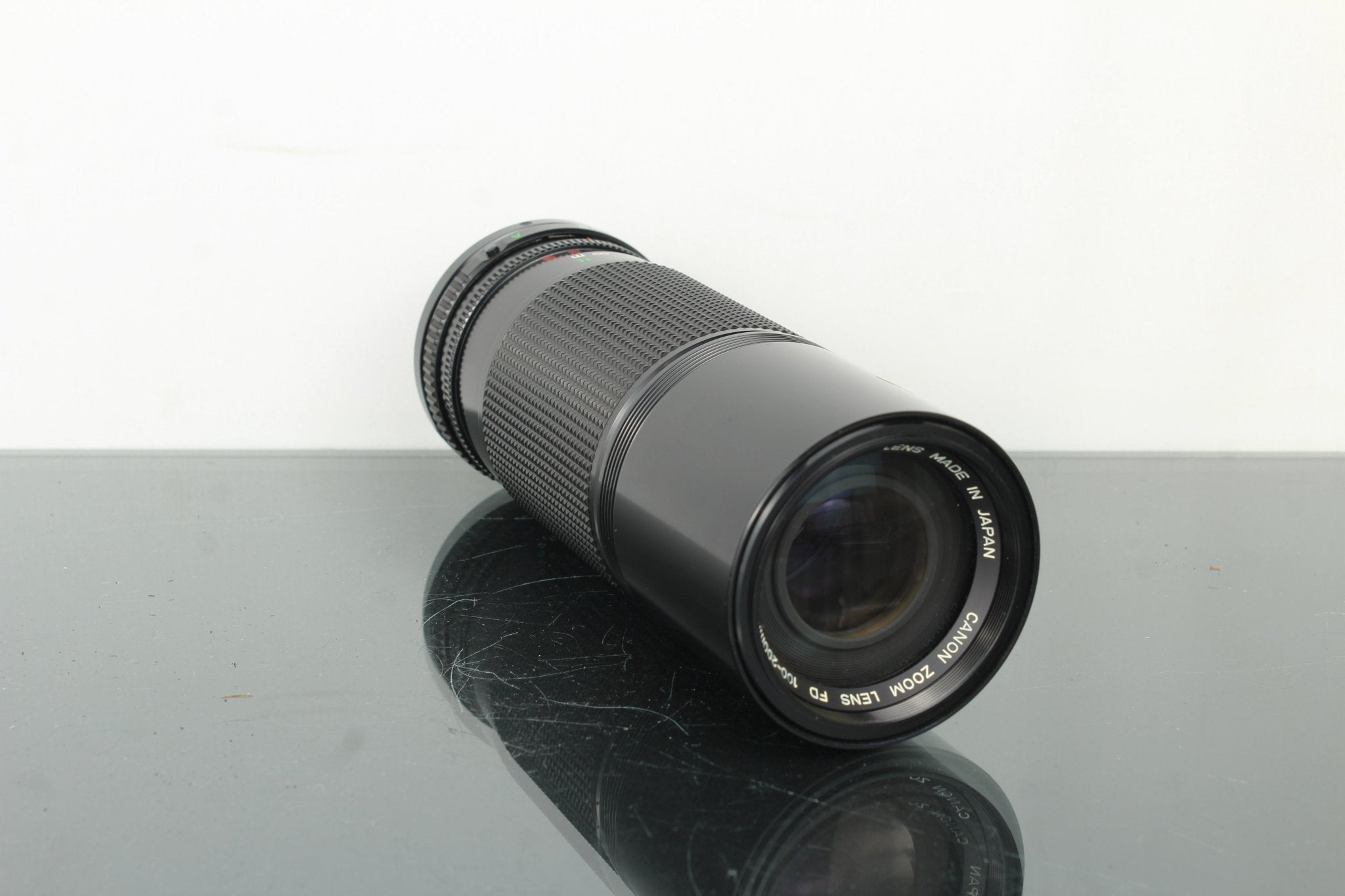 Canon FD 100 - 200mm 1:5.6 FD Mount - Dutch|Thrift