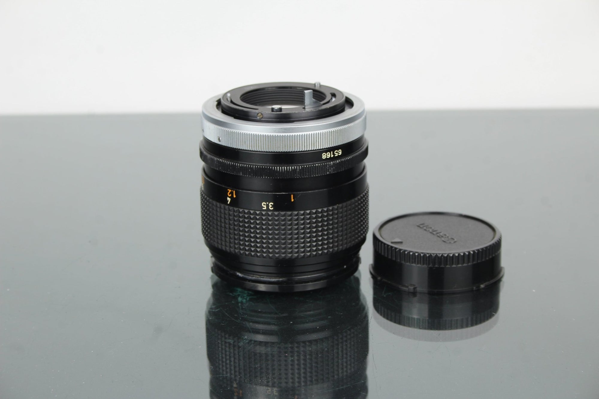 Canon FD 100mm 1:2.8 S.S.C. lens (FD mount) - Dutch|Thrift
