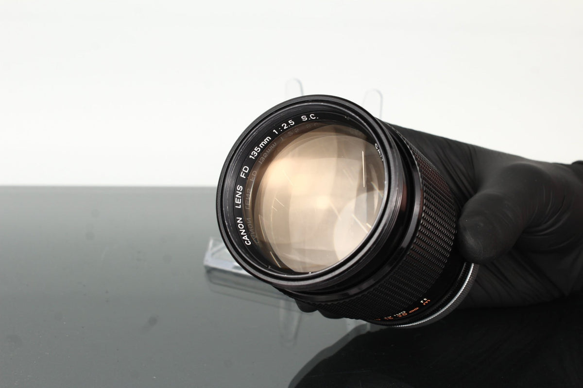Canon FD 135mm f/2.5 S.C. - Dutch|Thrift