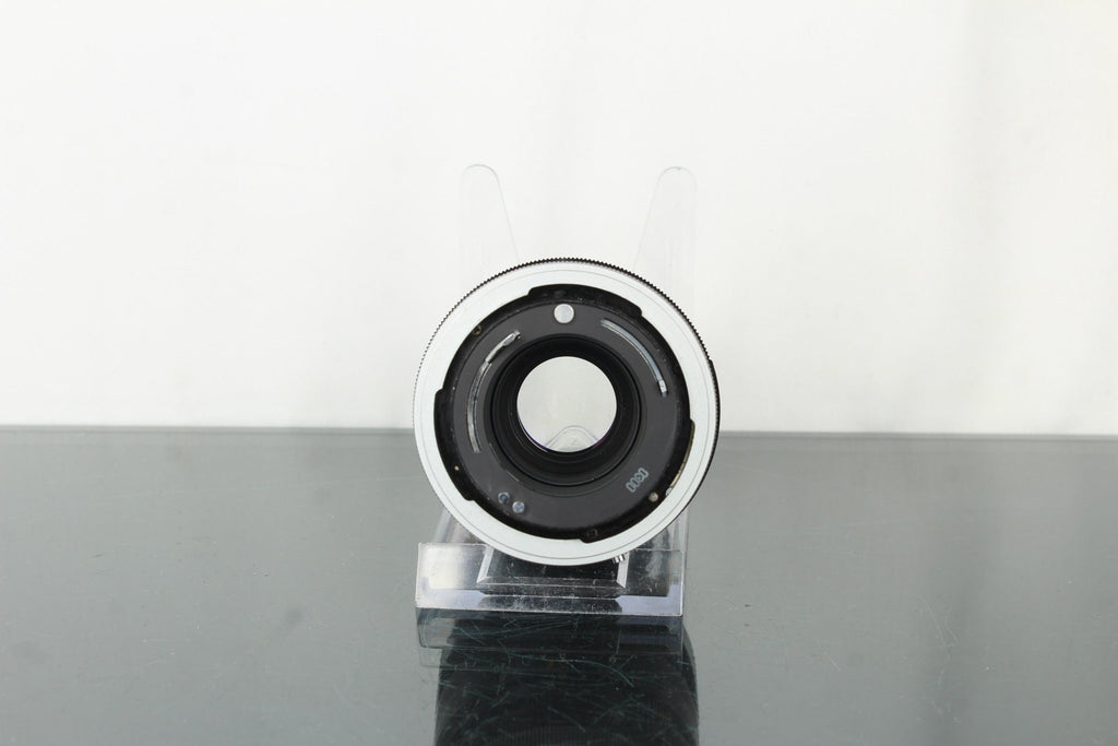 Canon FD 135mm f/3.5 - Dutch|Thrift