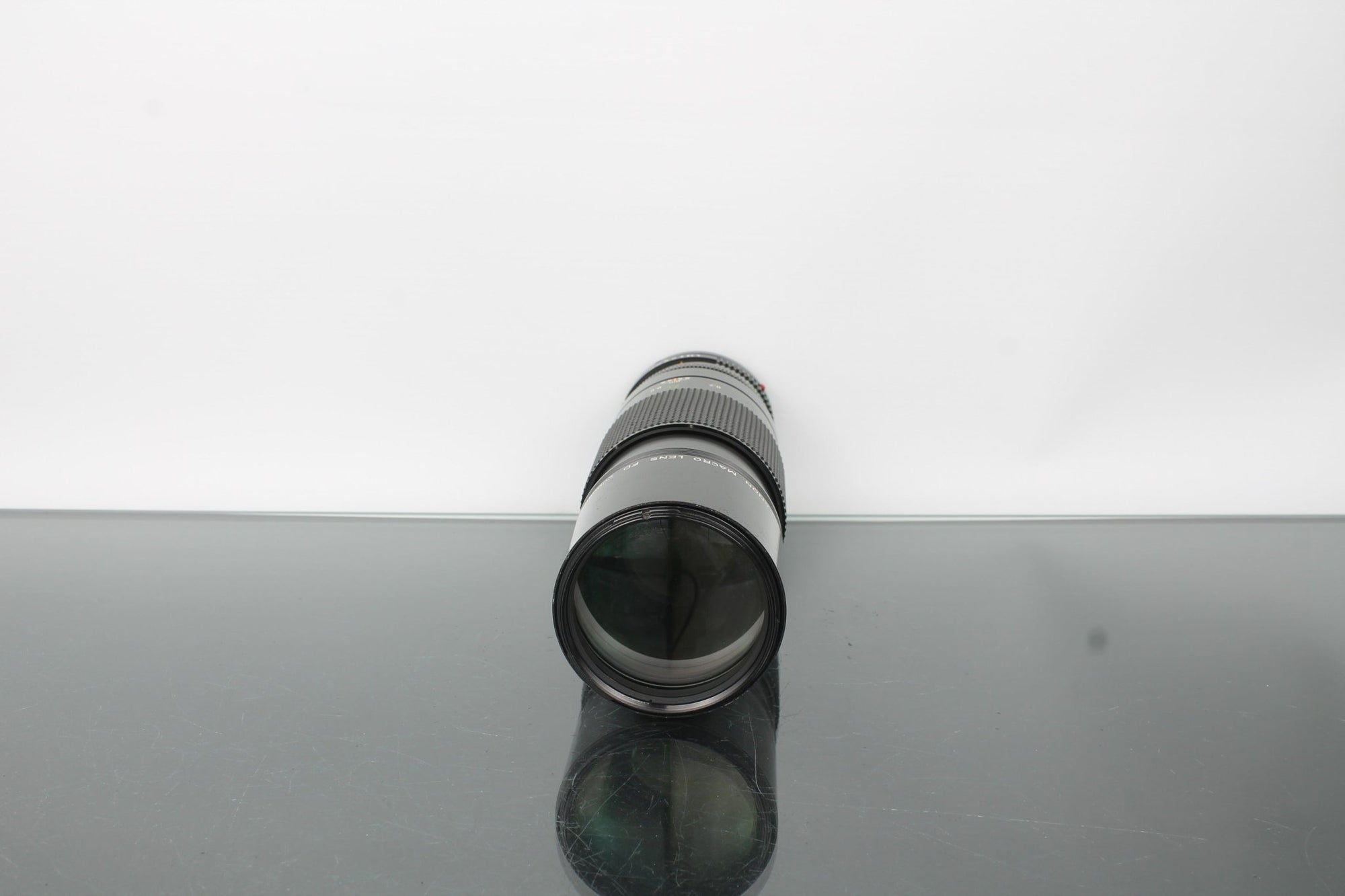 Canon FD 200mm 1:4 - Dutch|Thrift
