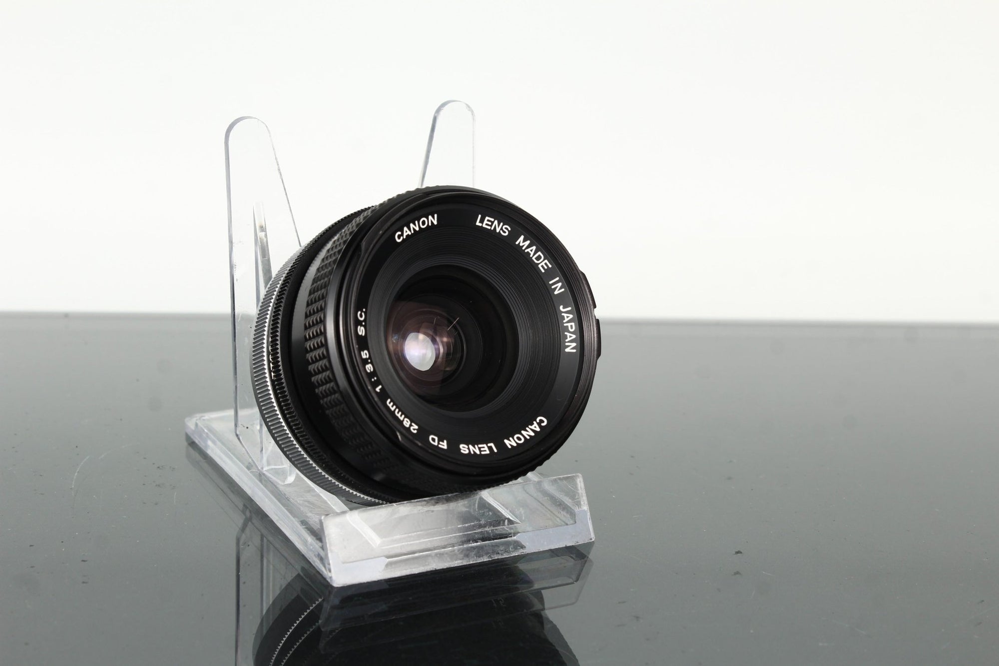 Canon FD 28mm f/3.5 - Dutch|Thrift