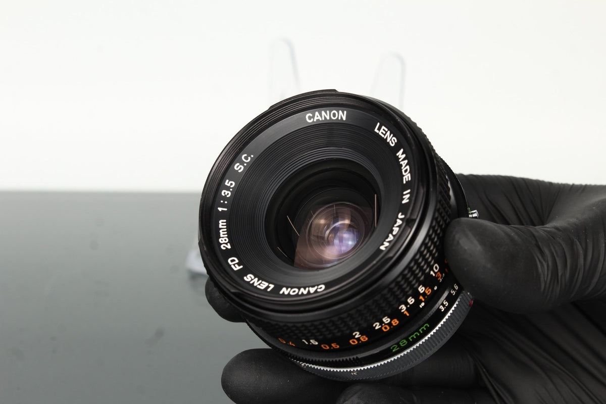 Canon FD 28mm f/3.5 - Dutch|Thrift