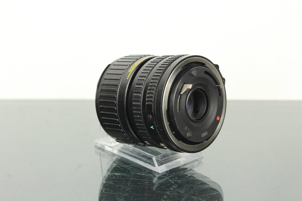 Canon FD 35 - 70mm 1:3.5 - 4.5 Canon FD Mount - Dutch|Thrift