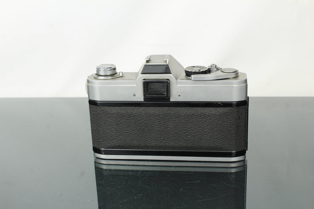 Canon FT QL + 50mm 1.8 Canon FL lens - Dutch|Thrift