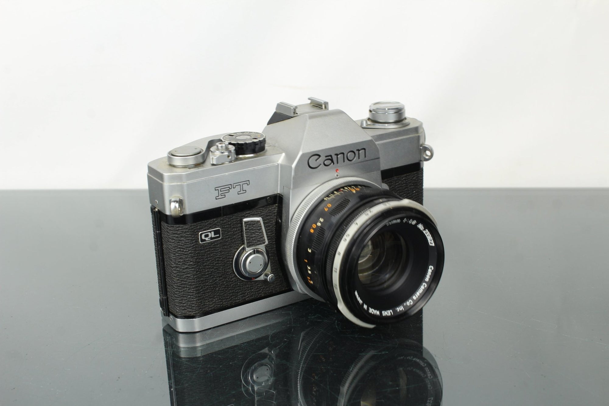 Canon FT QL + 50mm 1.8 Canon FL lens - Dutch|Thrift