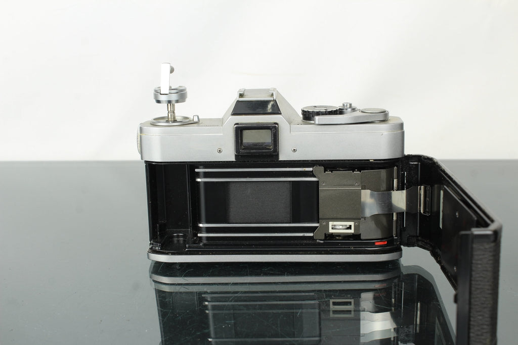 Canon FT QL + 50mm 1.8 Canon FL lens - Dutch|Thrift