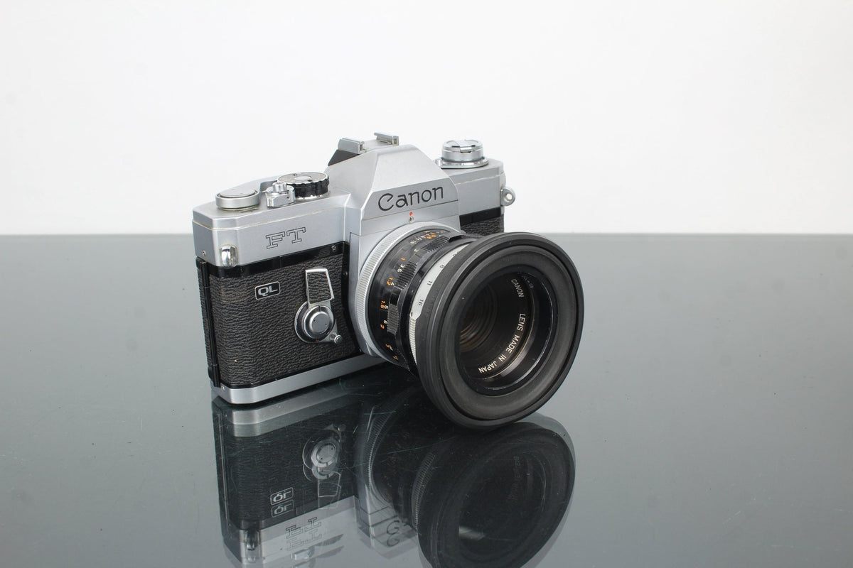 Canon FT QL + Canon FL 50mm 1:1.8 lens - Dutch|Thrift