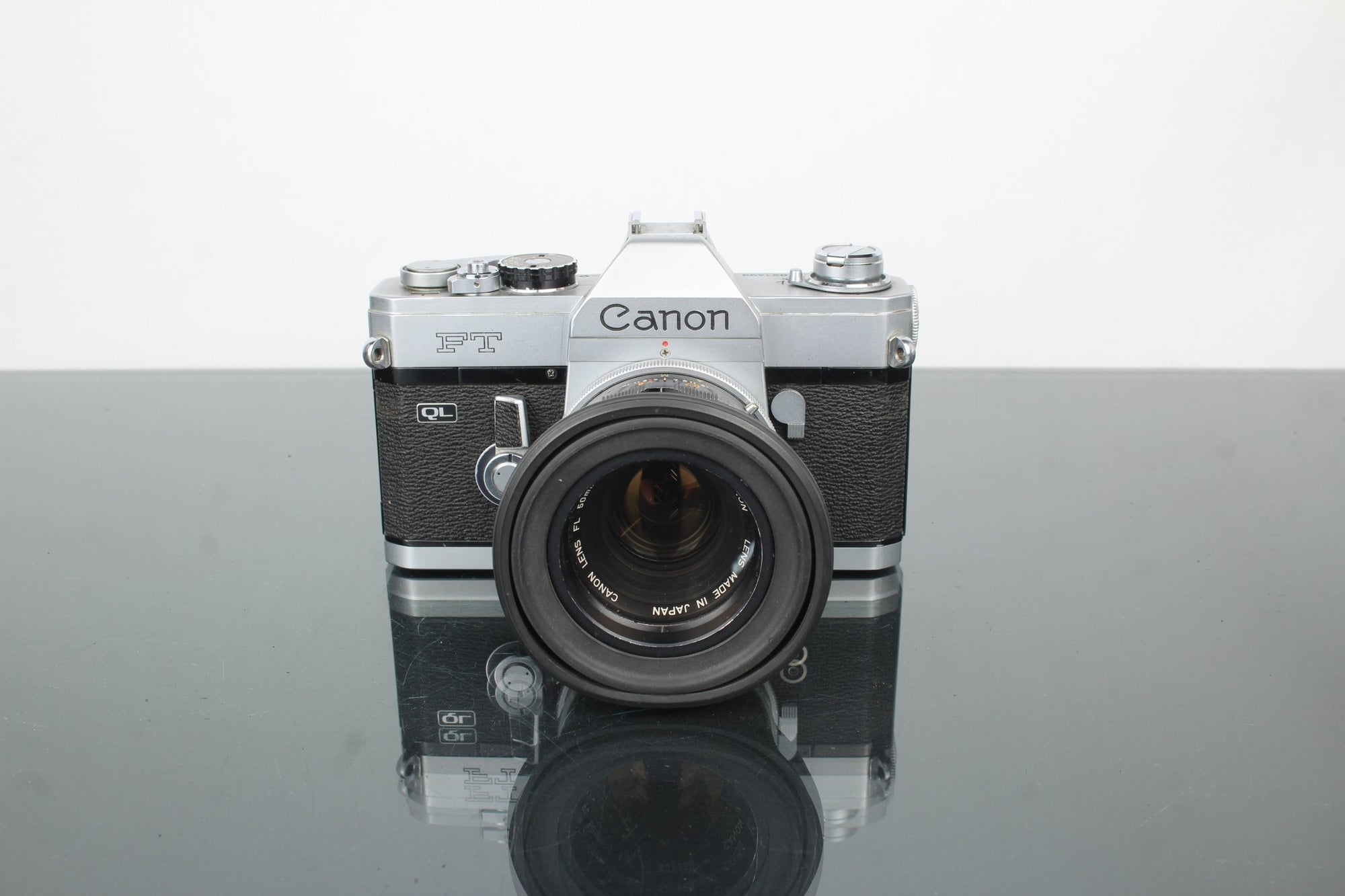 Canon FT QL + Canon FL 50mm 1:1.8 lens - Dutch|Thrift