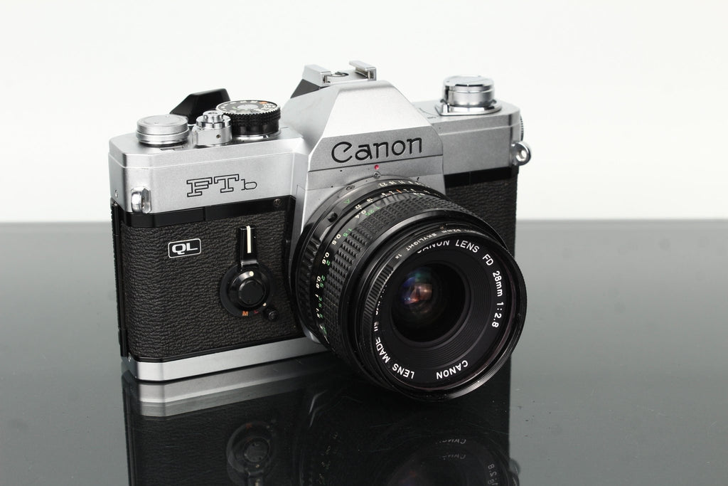 Canon FTb + Canon FD 28mm f/2.8 - Dutch|Thrift