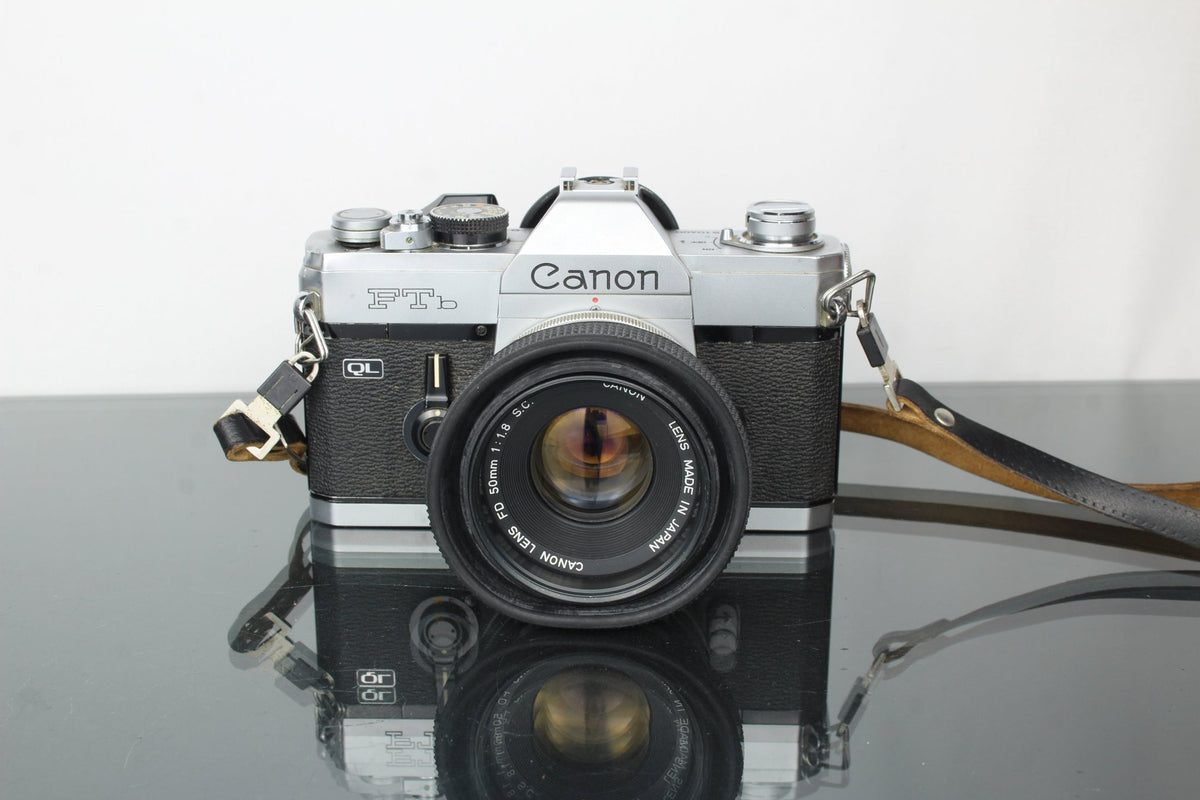 Canon FTb + Canon FD 50mm 1:1.8 lens - Dutch|Thrift