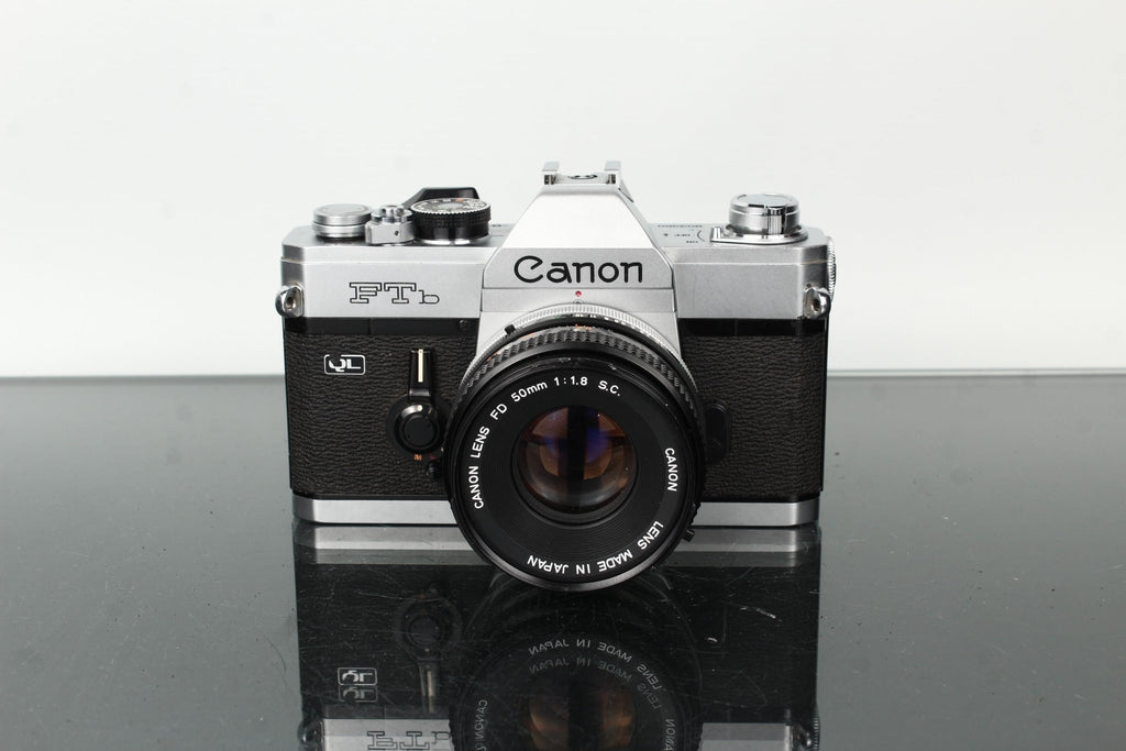 Canon FTb + Canon FD 50mm f/1.8 - Dutch|Thrift