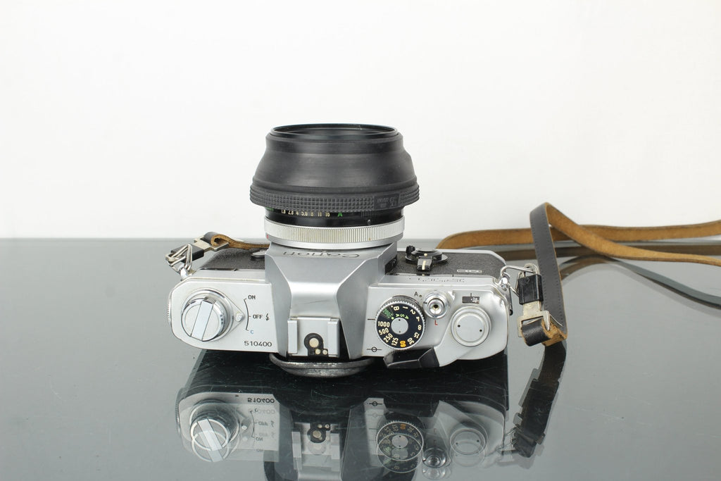 Canon FTb QL + 50mm 1.8 Canon FD lens - Dutch|Thrift