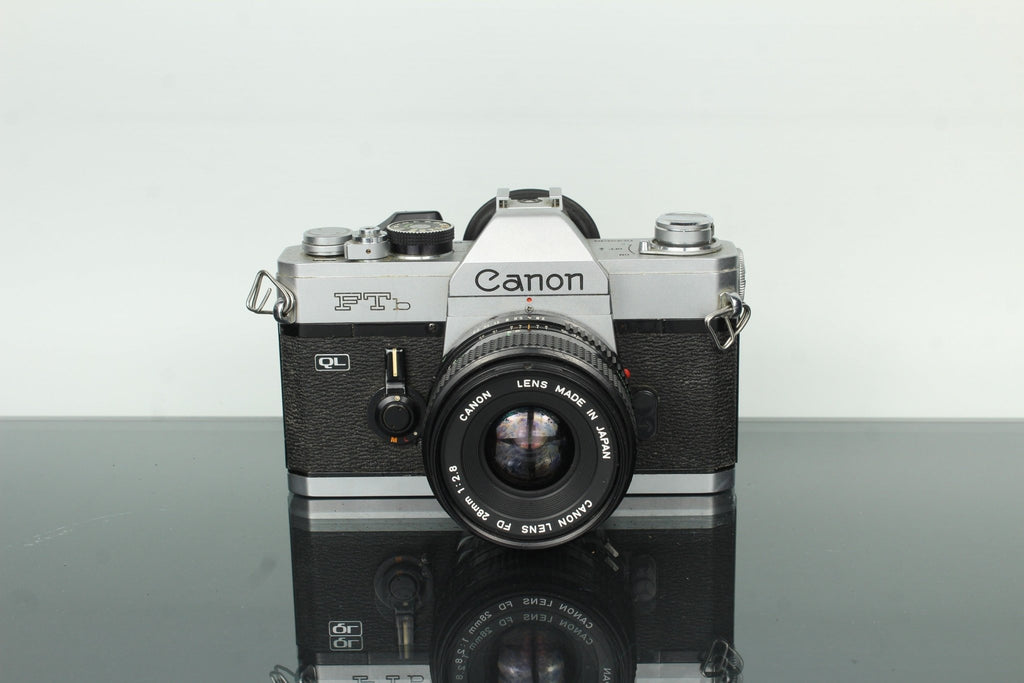 Canon FTb QL + FD 28mm f/2.8 - Dutch|Thrift