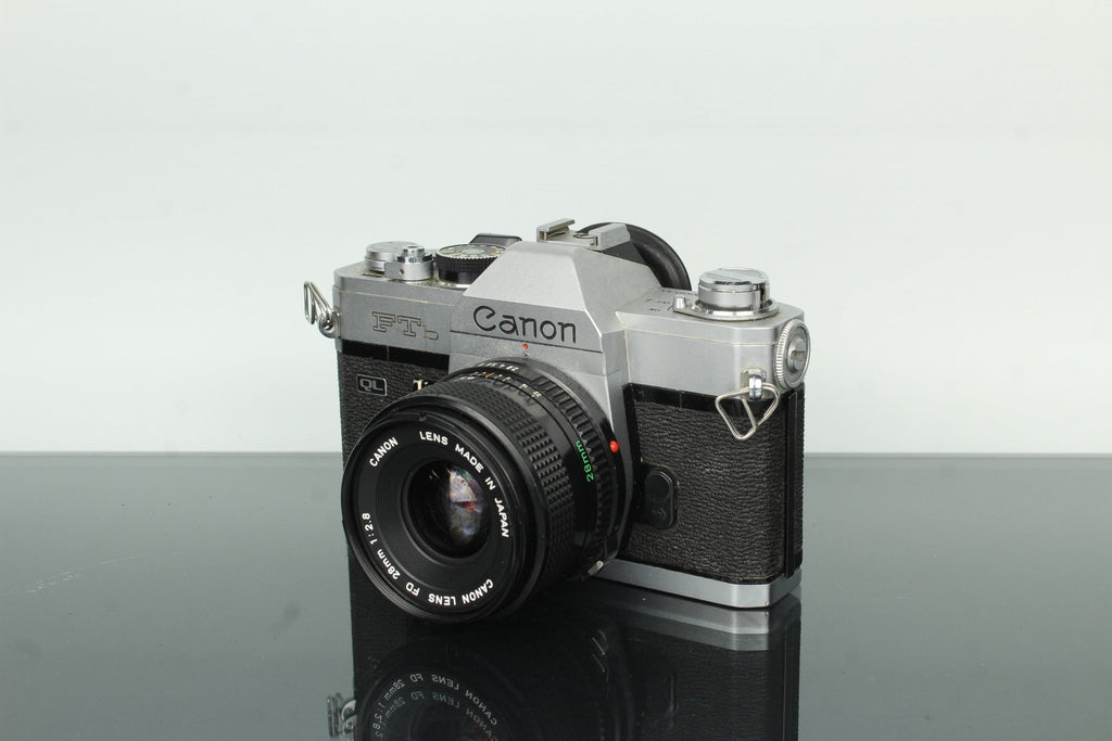 Canon FTb QL + FD 28mm f/2.8 - Dutch|Thrift
