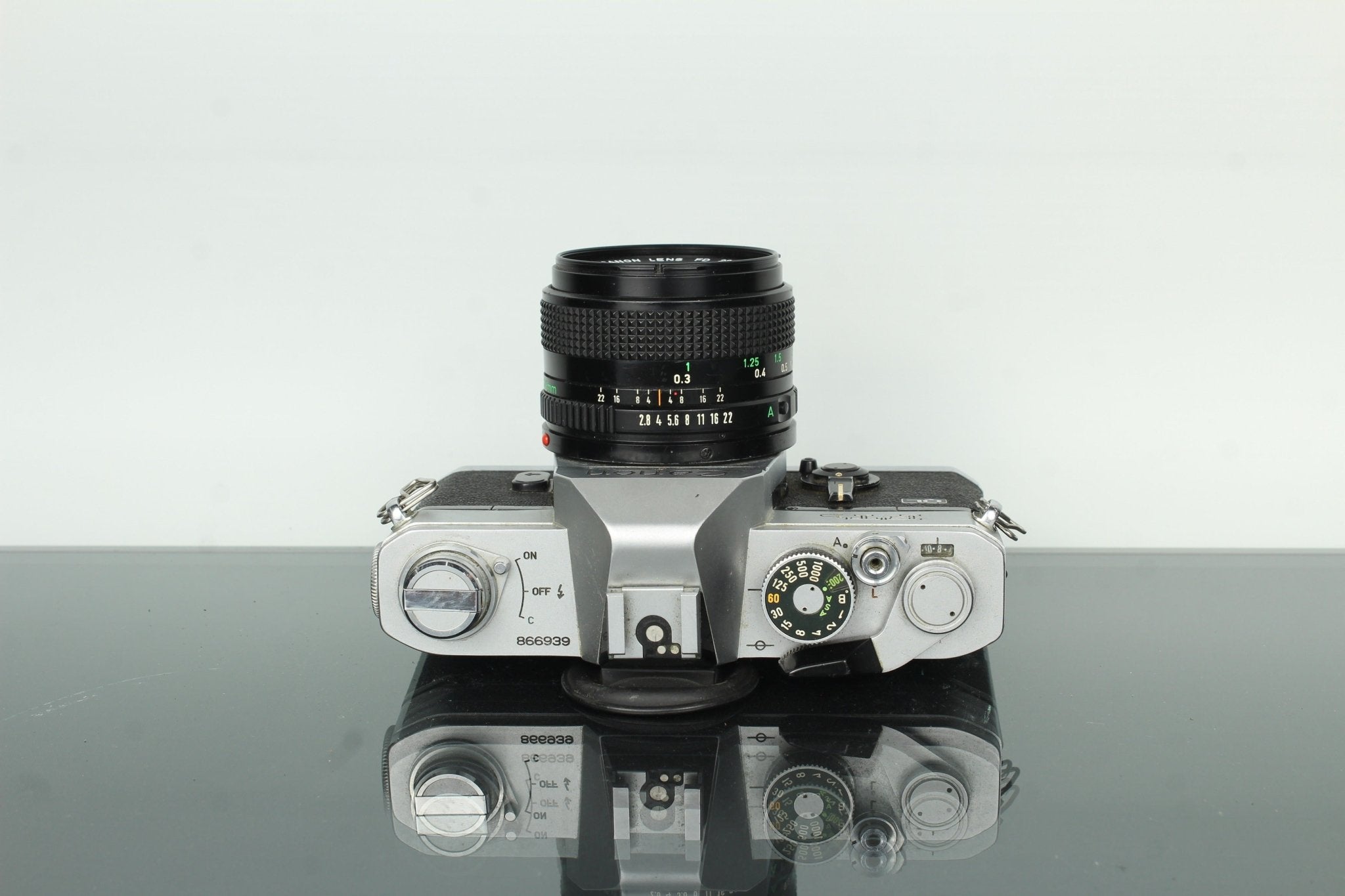 Canon FTb QL 35mm Film Camera with FD 28mm f/2.8 Lens – Dutch|Thrift