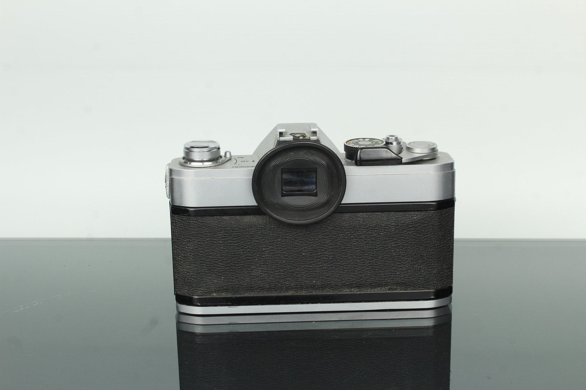 Canon FTb QL 35mm Film Camera with FD 28mm f/2.8 Lens – Dutch|Thrift