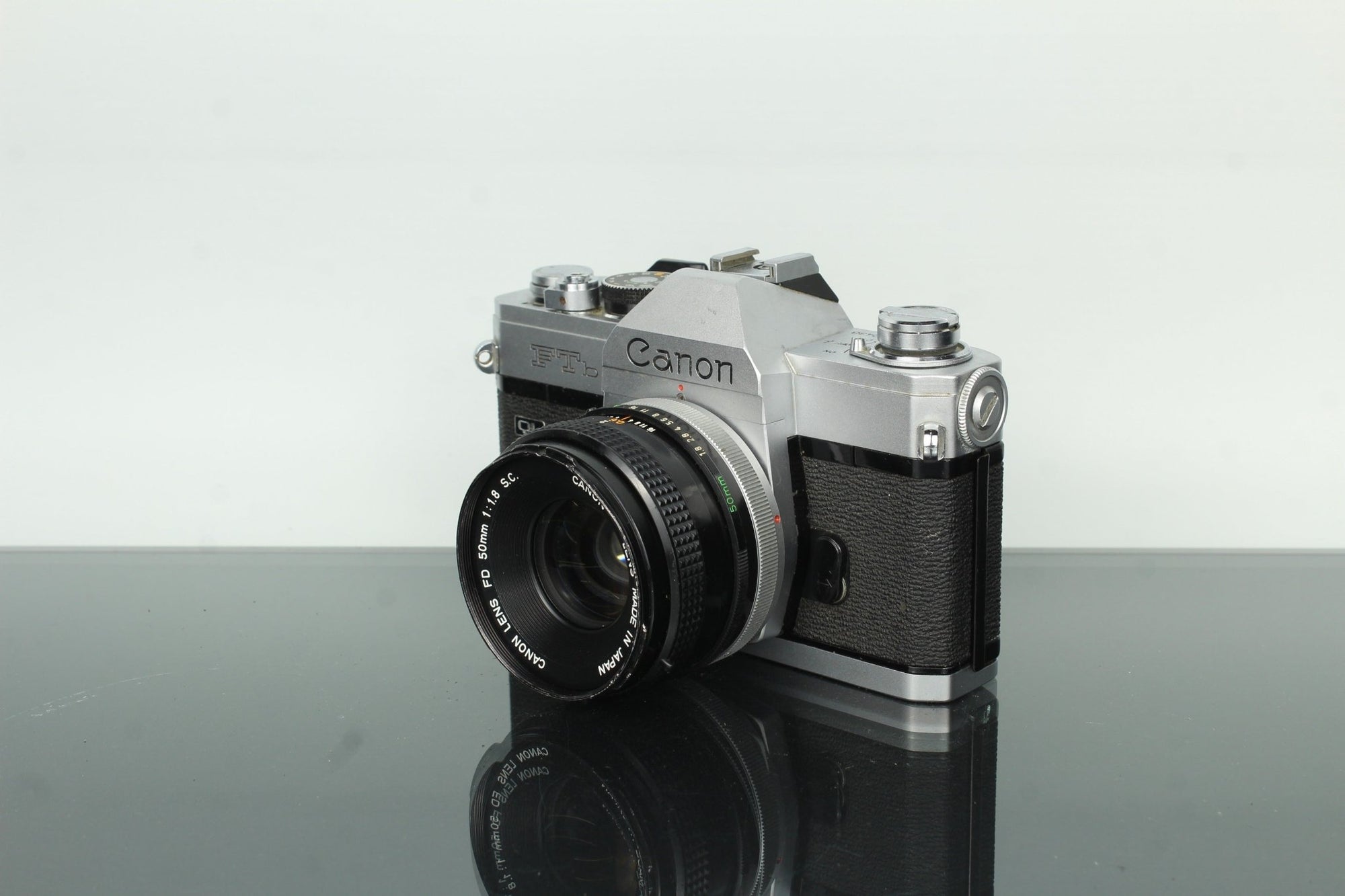 Canon FTb QL + FD 50mm f/1.8 S.C. - Dutch|Thrift