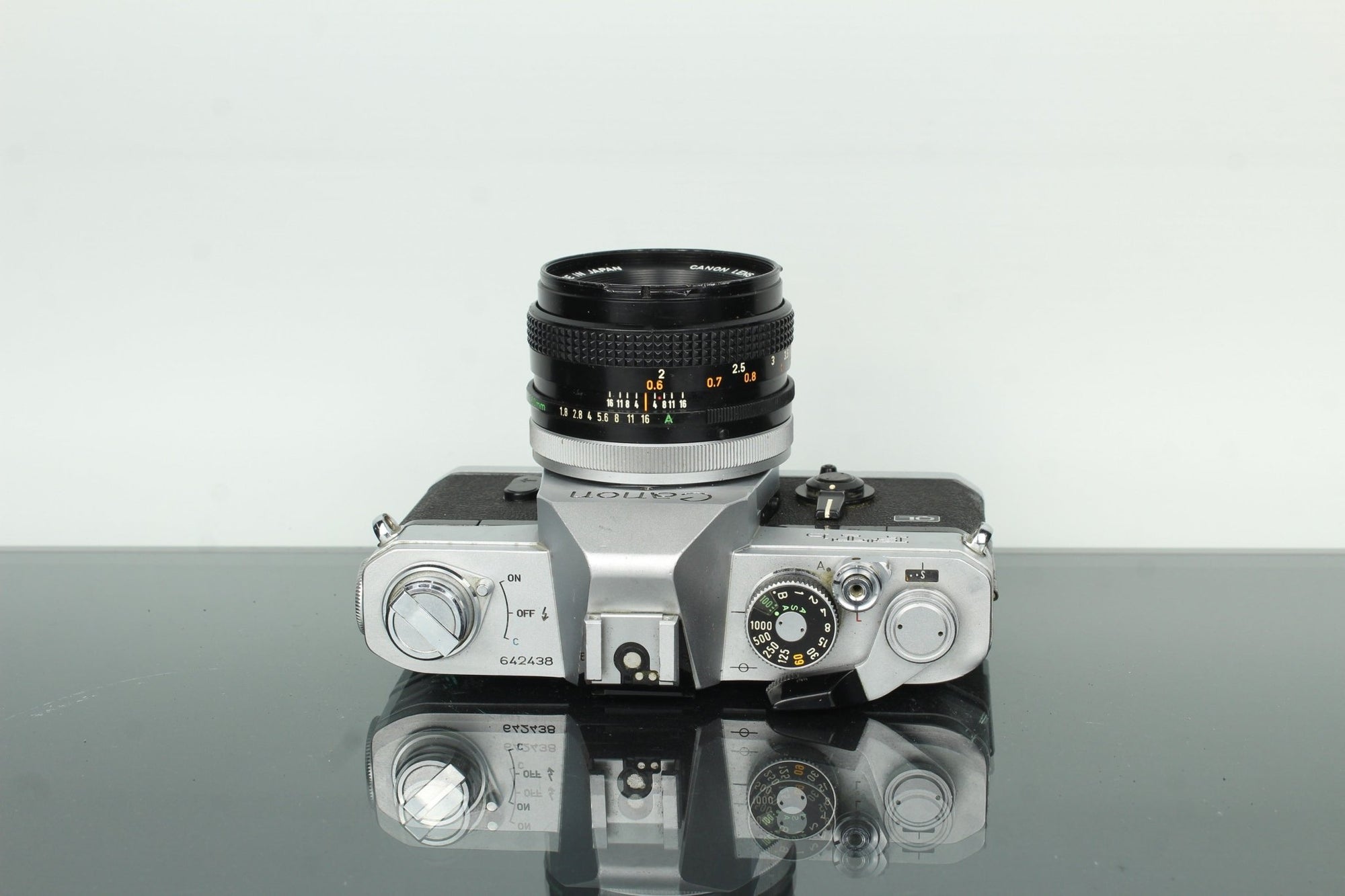 Canon FTb QL + FD 50mm f/1.8 S.C. - Dutch|Thrift