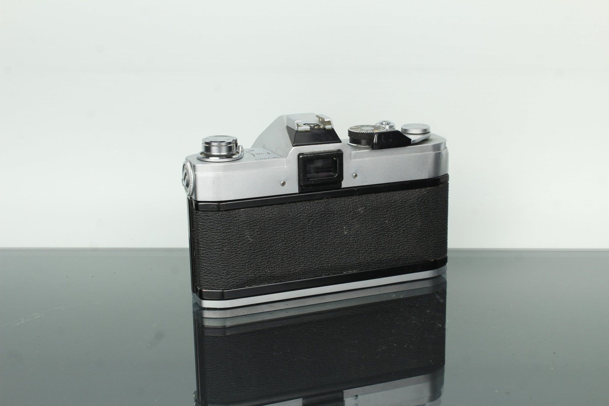 Canon FTb QL + FD 50mm f/1.8 S.C. - Dutch|Thrift