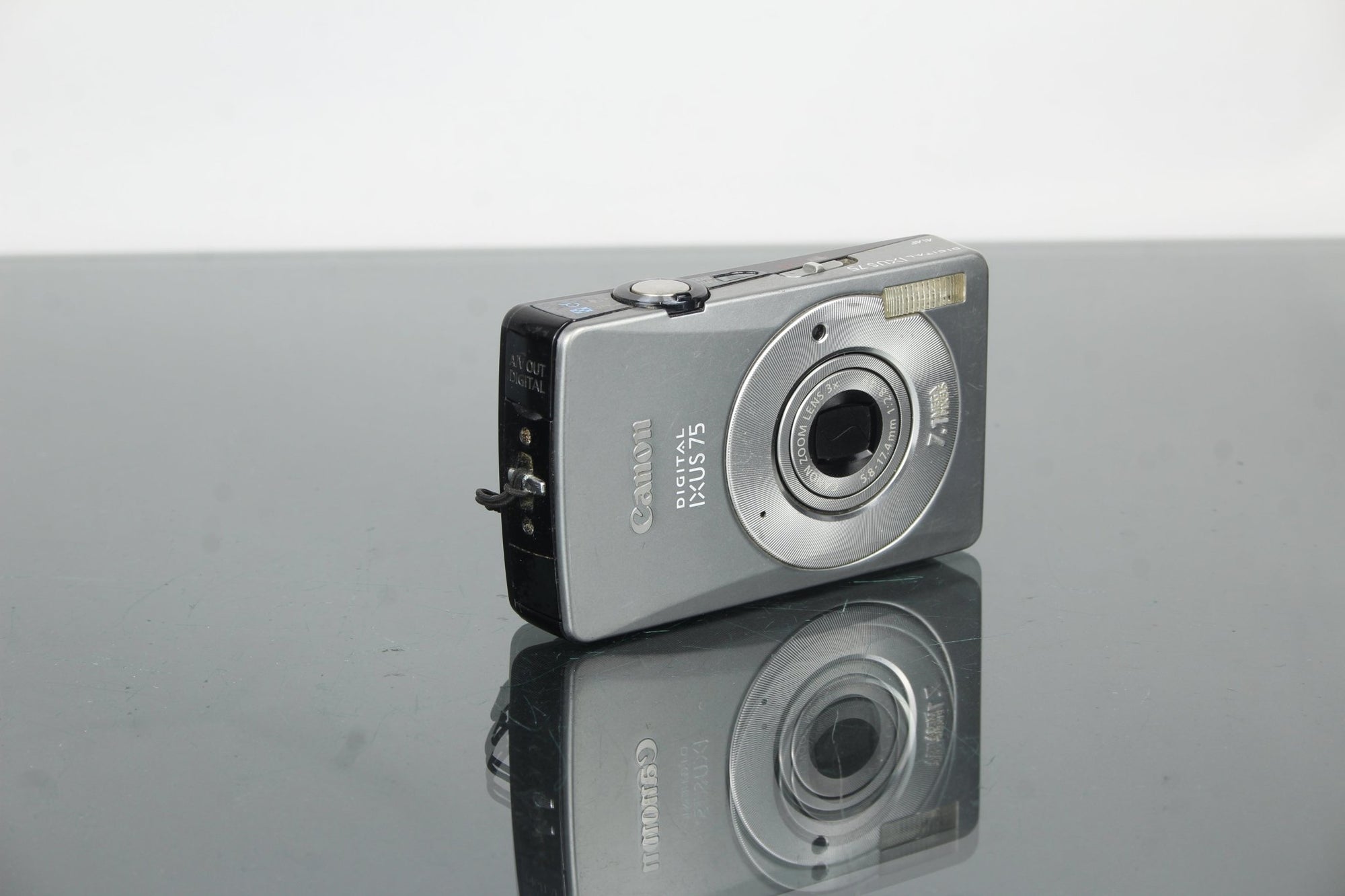 Canon IXUS 75 - Dutch|Thrift