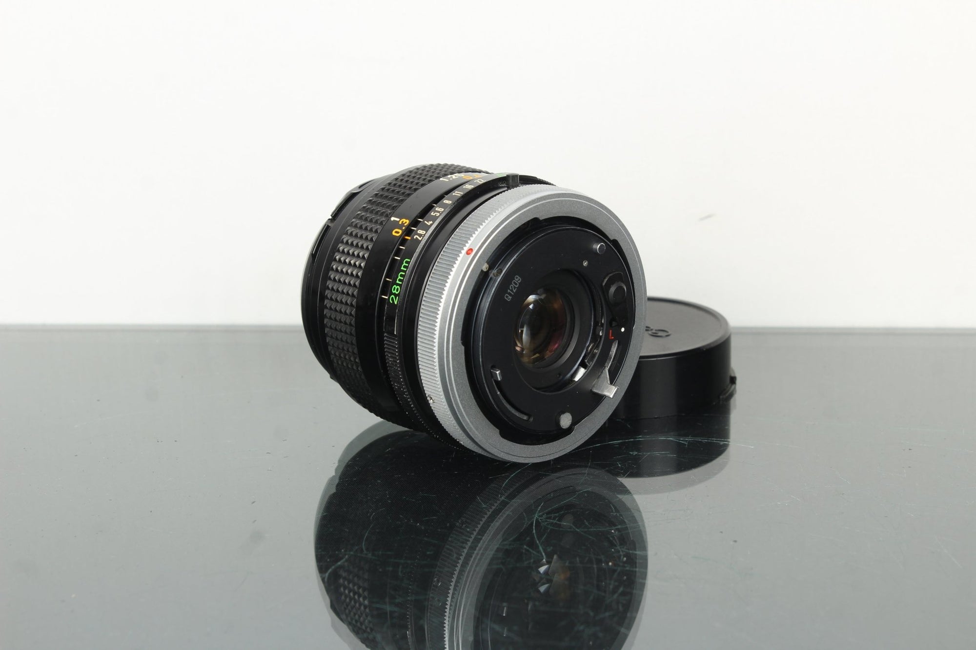 Canon Lens FD 28mm f/2.8 - Dutch|Thrift