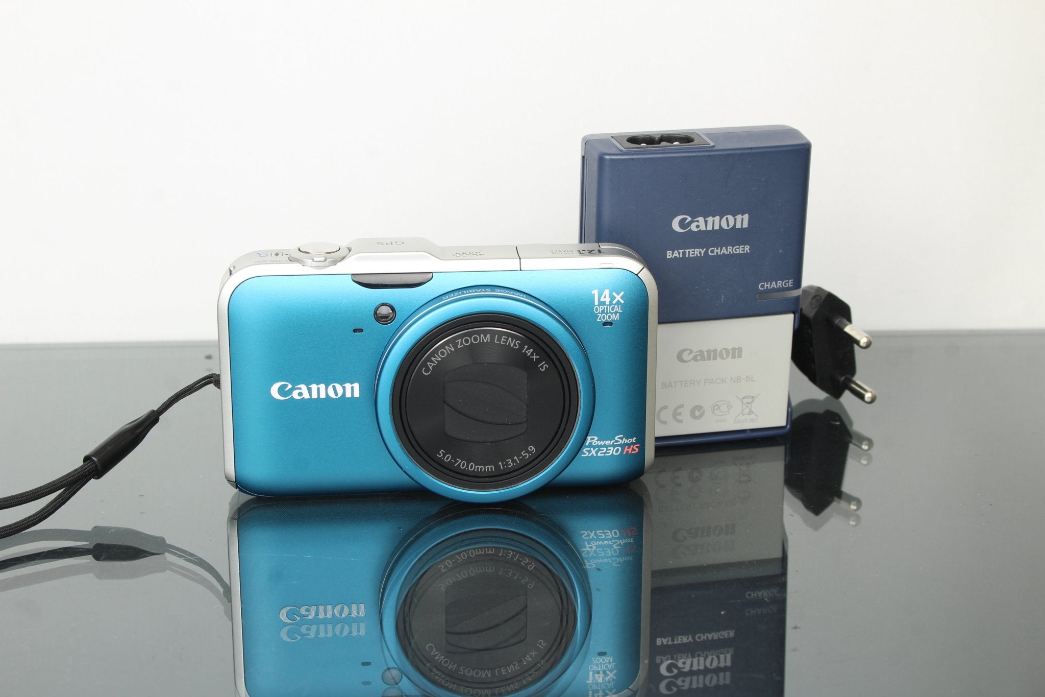 Canon Powershot sx230 blue 付属品多数　動作確認済み Canon Powershot sx230 blue 付属品多数 動作確認済み 新 発売