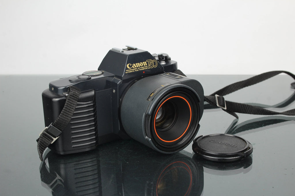 Canon T50 + Canon AC 50mm 1:1.8 lens - Dutch|Thrift